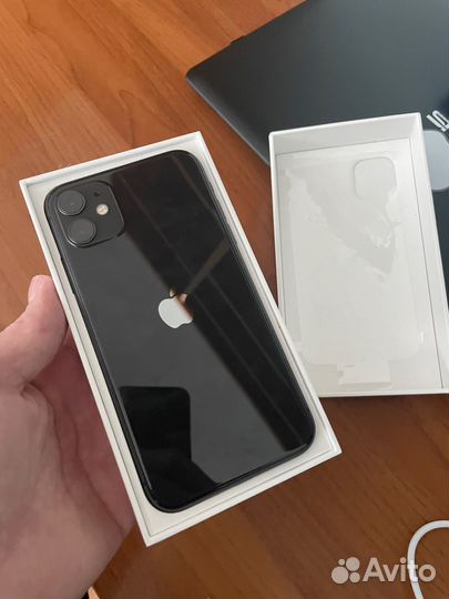 iPhone 11, 64 ГБ