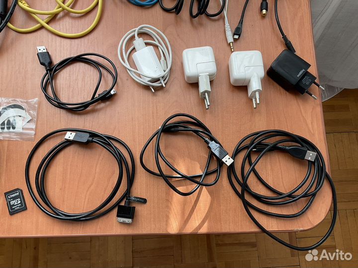 Кабель для компьютера, телефона