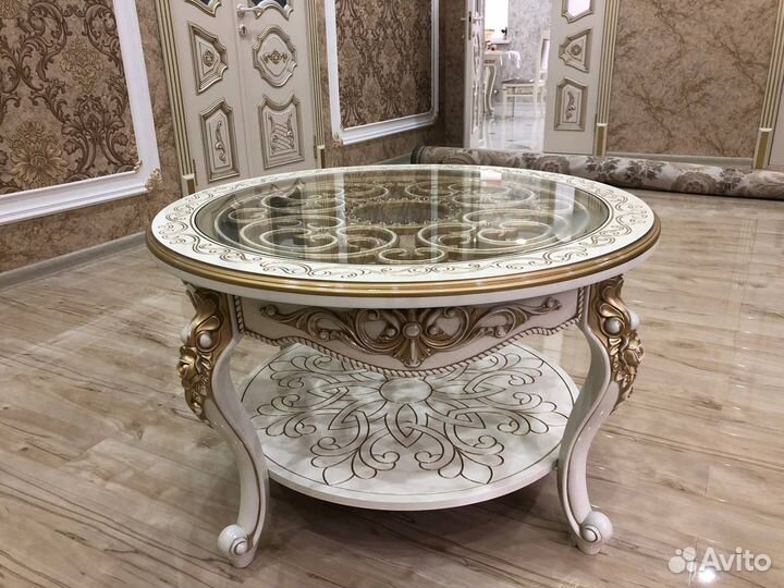 Журнальный столик