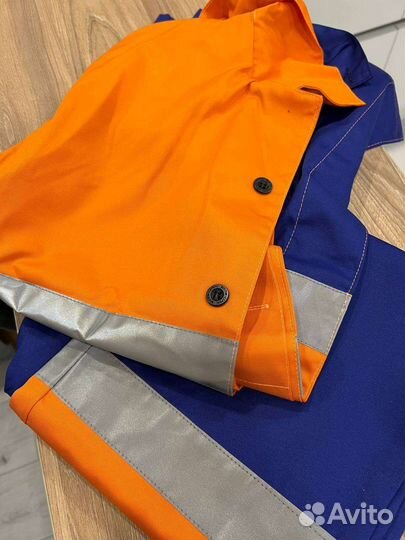 Продам новый рабочий костюм