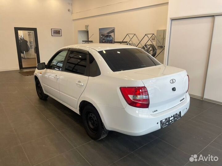 LADA Granta 1.6 AT, 2013, 124 972 км