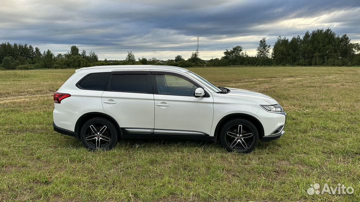 Mitsubishi Outlander 2.0 CVT, 2015, 141 000 км