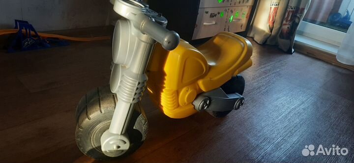 Мотоцикл,каталка,беговел