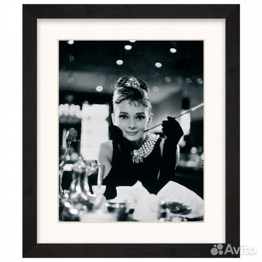 Постер в раме одри хепбёрн 270х320мм