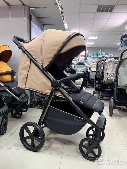 Новая прогулочная коляска carrello bravo plus