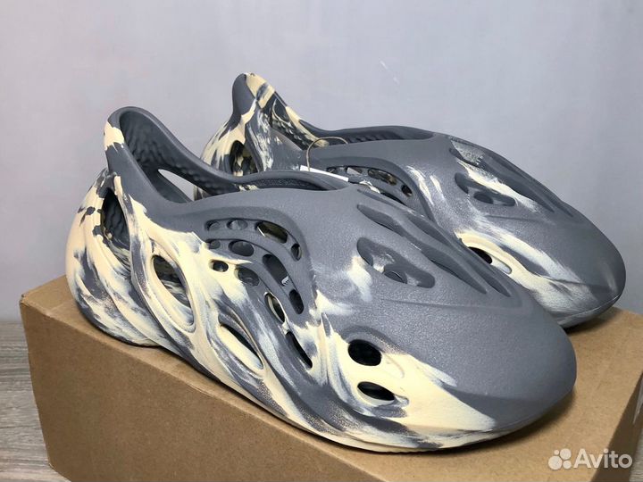 10us Adidas Yeezy Foam rnnr Moon Grey Runner