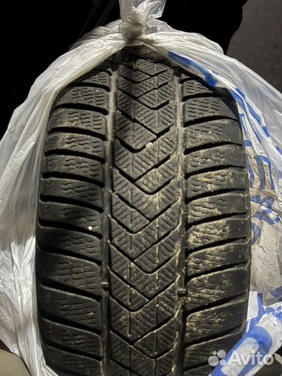 Pirelli Winter Sottozero 3 245/45 R18