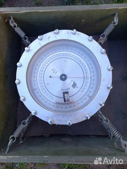 Барометр-анероид М-110