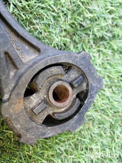 Подушка двс Subaru Legacy BG5