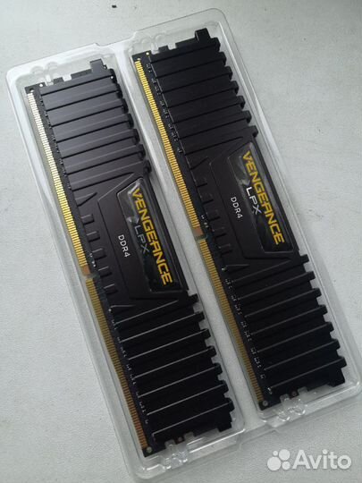 Модуль памяти corsair Vengeance LPX