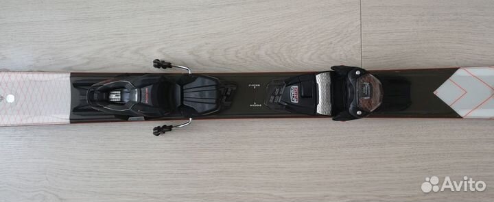 Горные лыжи женские комплект
