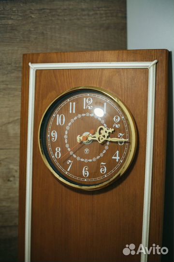 Советские Кварцевые Часы Настенные Янтарь СССР