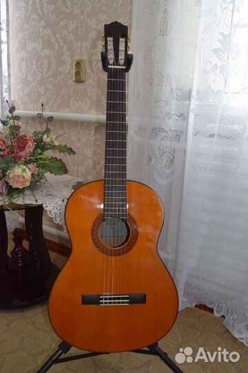Классическая гитара Yamaha c70 с чехлом Ritter