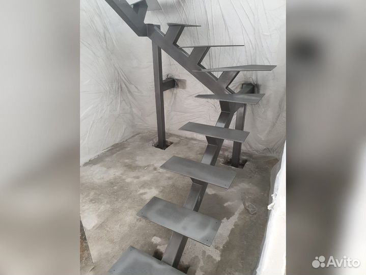 Лестница на второй этаж под заказ