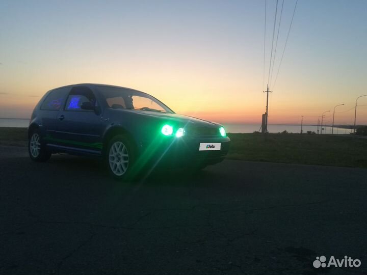 Volkswagen Golf, 1998
