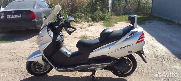 Suzuki skywave 400