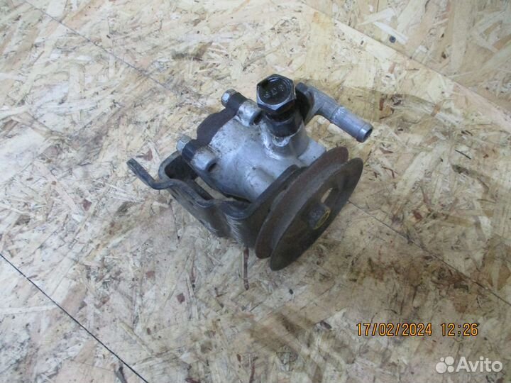 Насос гура Хендай Акцент 1,5 16кл. G4EC