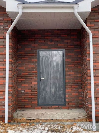 Дверь входная уличная