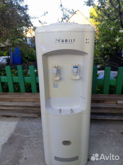 Кулер для воды напольный