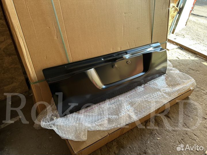 Крышка багажника Toyota Land Cruiser 200 2007+