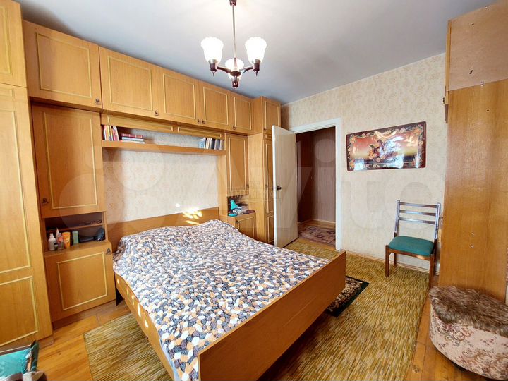 2-к. квартира, 57 м², 2/10 эт.