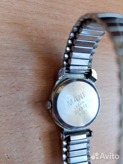 Часы женские наручные mani