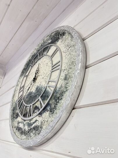 Часы ручной работы из эпоксидной смолы