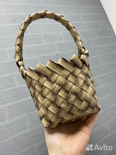 Лукошко из искусственного ротанга