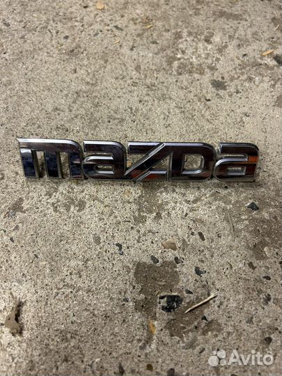 Значок Mazda