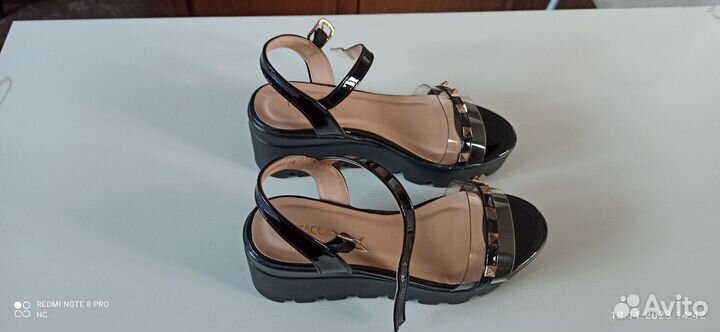Босоножки на платформе 35
