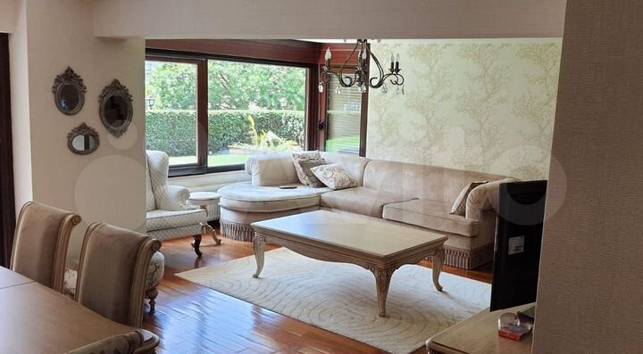 Дом 350 м² на участке 6 сот.