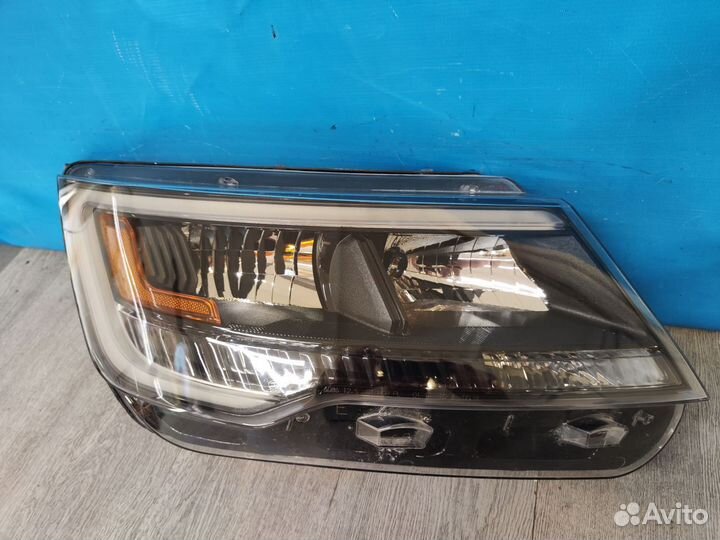 Фара правая Ford Explorer 2015-нв