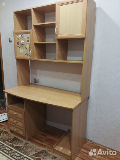 Компьютерный стол