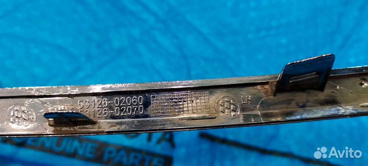 Хром решетки радиатора Corolla 180 левый 13-16