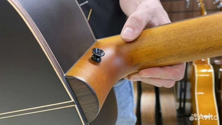 Эстрадная акустическая гитара Martinez SW-12