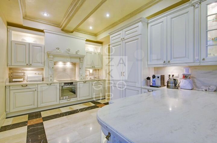 Дом 350 м² на участке 17 сот.