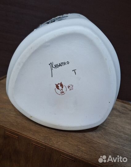 Ваза с узким горлом Кубатко