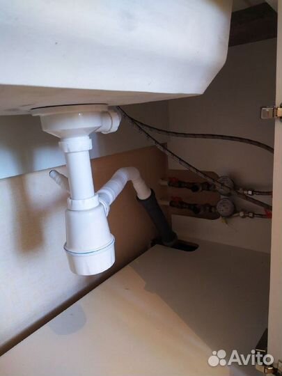 Сантехник. Ремонт смесителя