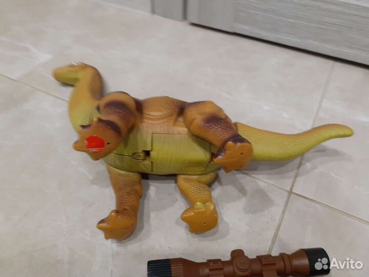 Динозавр на пу с ик-портом.свет.звук