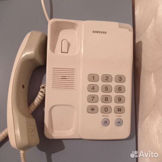 Домашний телефон Samsung