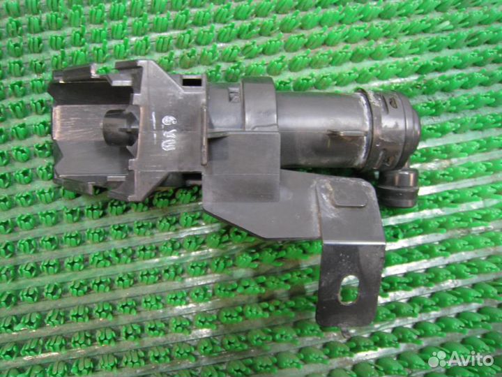 Форсунка омывателя фары левой Nissan Murano Z50 2