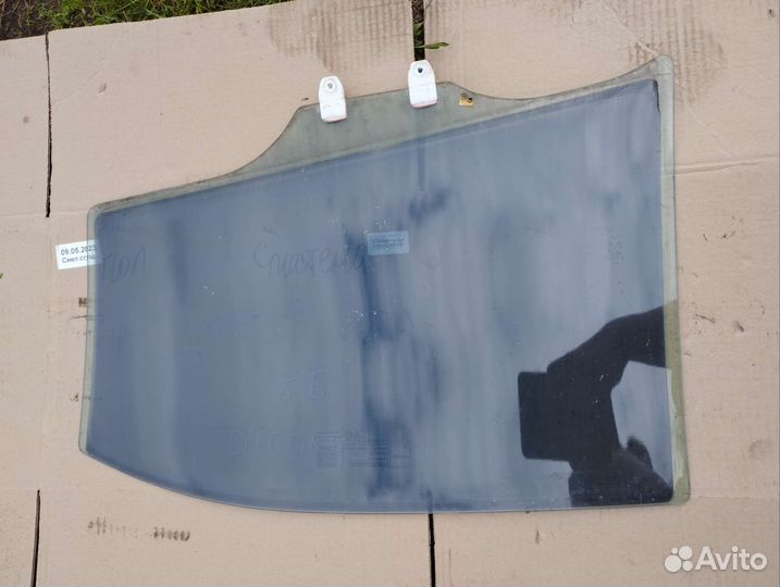 Стекло задней правой двери Honda Accord 7