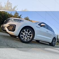 Volkswagen Touareg 3.0 AT, 2018, 107 000 км, с пробегом, цена 5 530 000 руб.