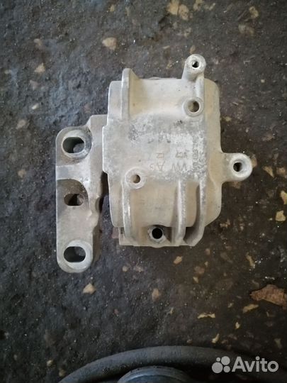 Опора двигателя правая volkswagen