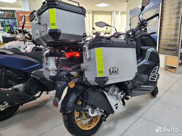 Regulmoto-XDV-adventure-300