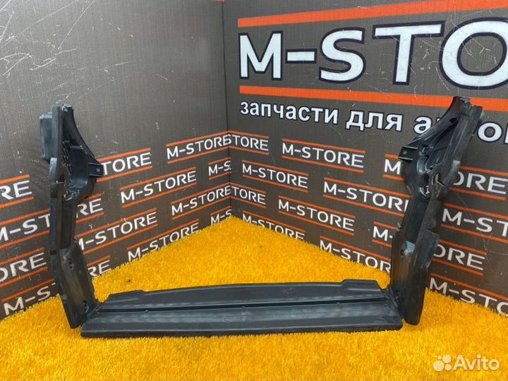 Диффузор радиатора Bmw 5-Series E60 M54B30 (306S3)