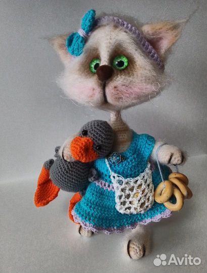 Вязаная игрушка Кот