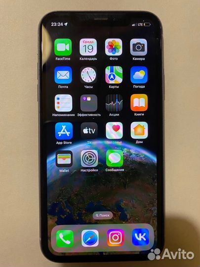 Телефон iPhone 11