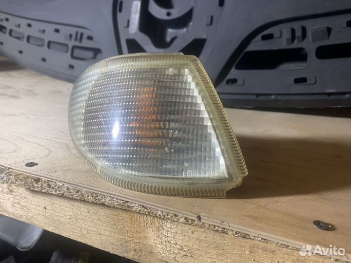 Поворотник передний правый на ваз 2114