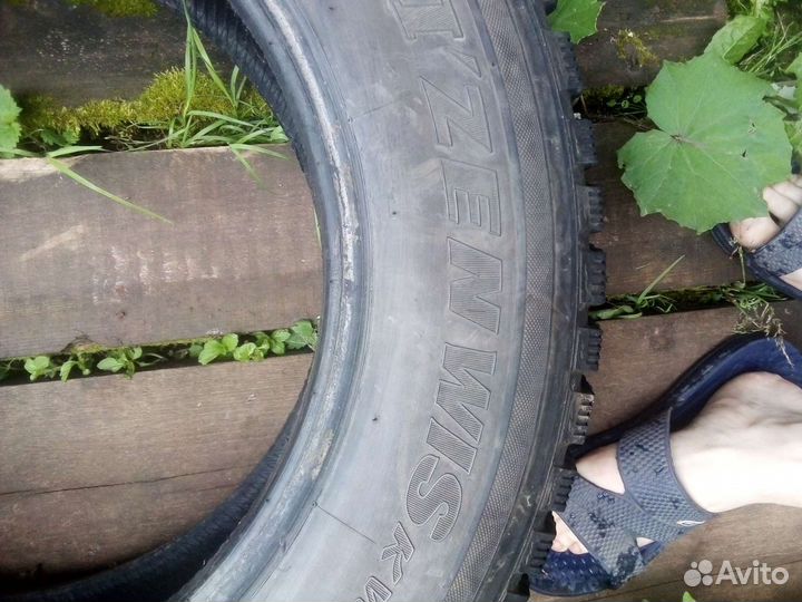 Kumho I'Zen Wis KW19 235/65 R17